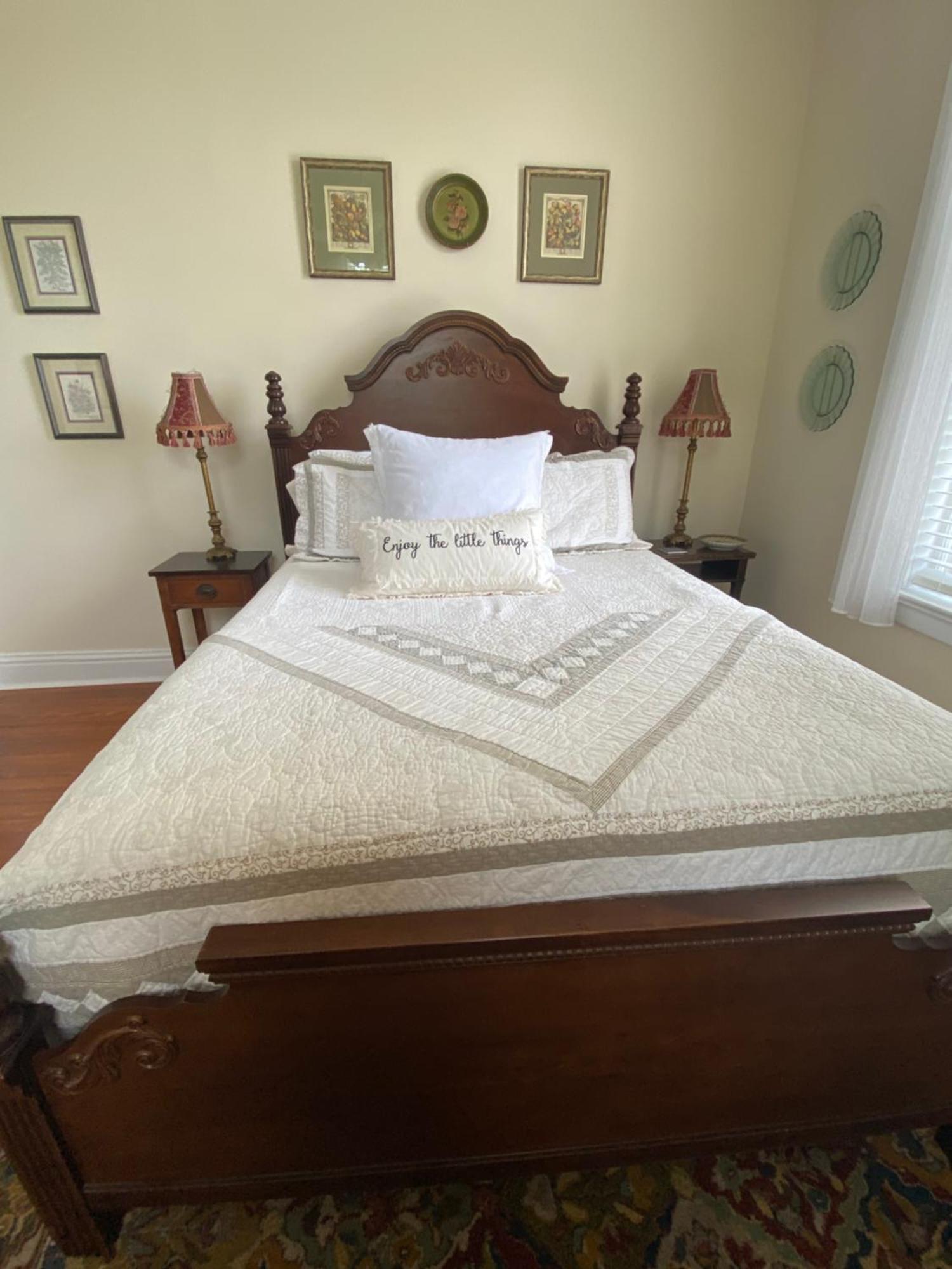 The King's Daughters On The Bluff Overlooking The Mighty Mississippi Bed and breakfast *