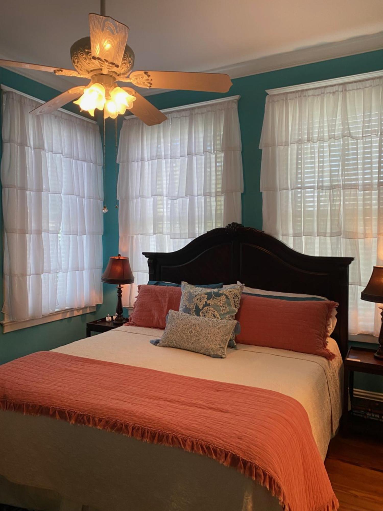 The King's Daughters On The Bluff Overlooking The Mighty Mississippi Bed and breakfast Natchez