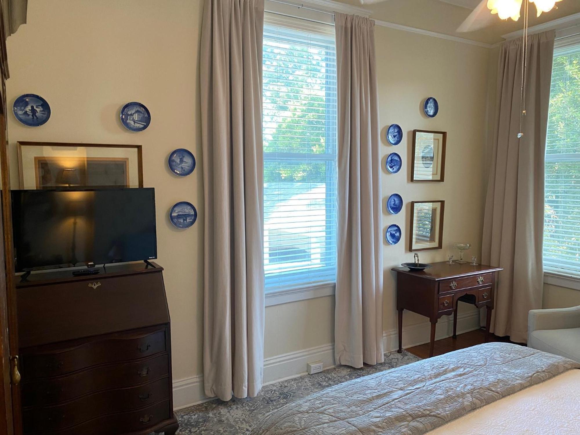 The King's Daughters On The Bluff Overlooking The Mighty Mississippi Bed and breakfast Natchez